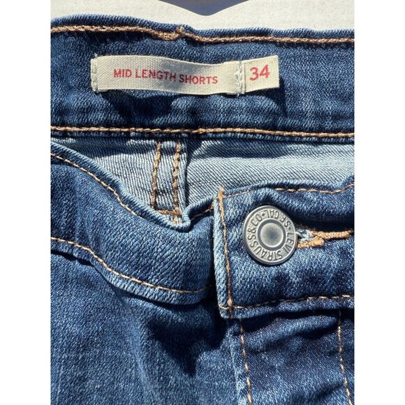 Levi Women's Mid Length Distressed Shorts Size 34 Waist Stretch Inseam 5 - Picture 3 of 10